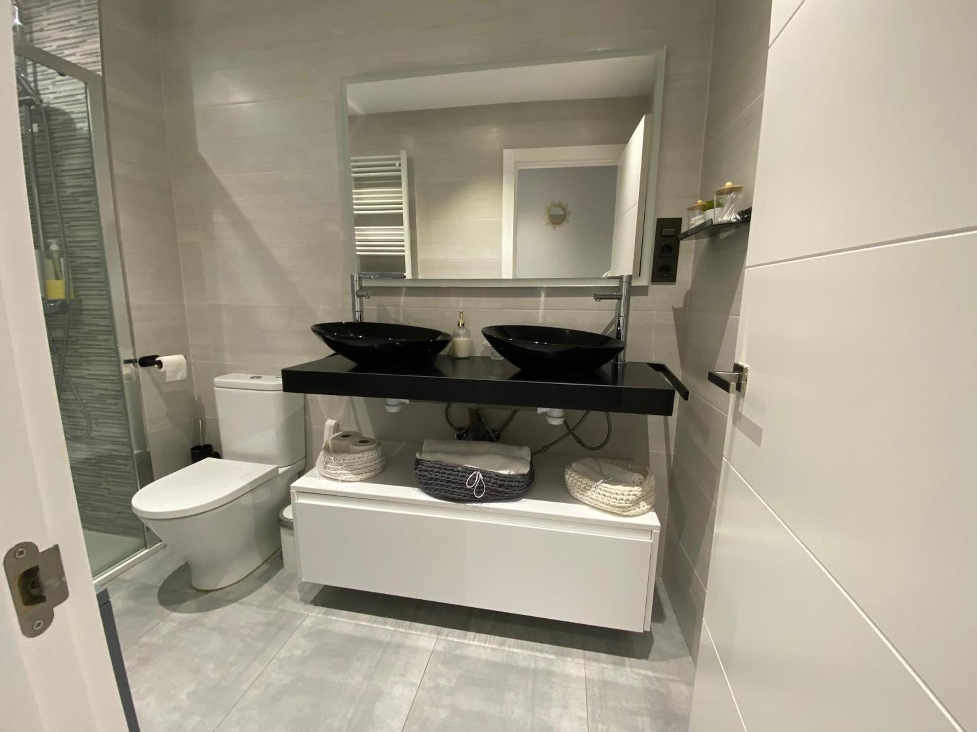 Piso Deluxe Centro Cerca Del Bec Apartment Barakaldo Bagian luar foto
