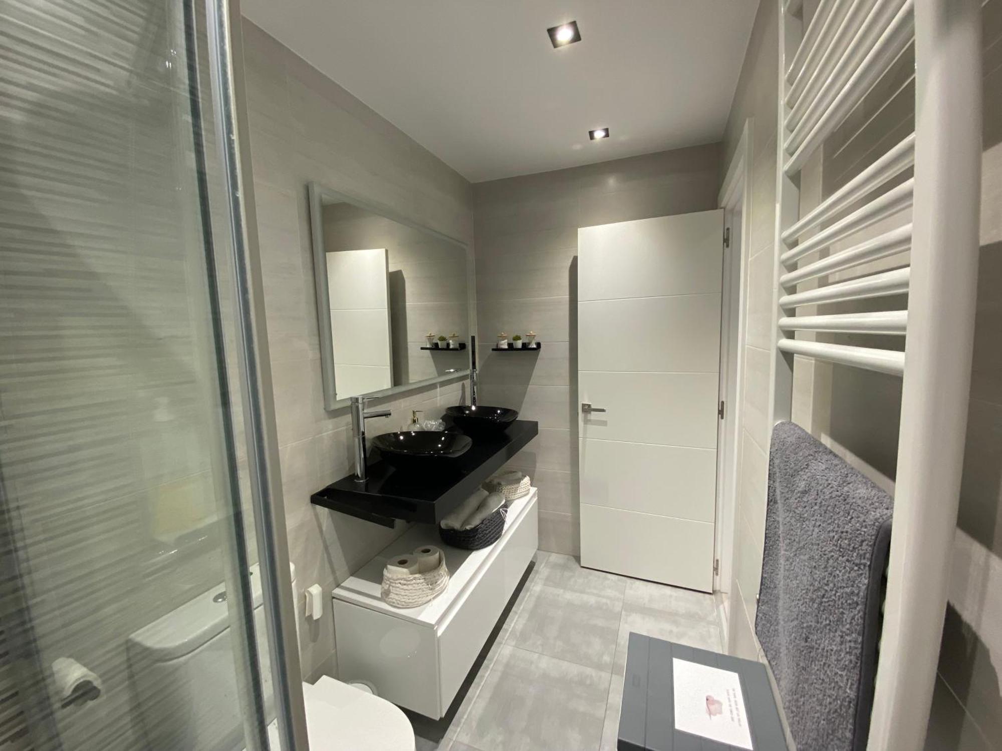 Piso Deluxe Centro Cerca Del Bec Apartment Barakaldo Bagian luar foto